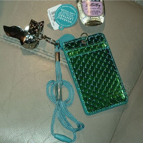 Bath & Body Works Wearable Lanyard Pocketbac Holder, ID Badge Card Holder New - Picture 5 of 10